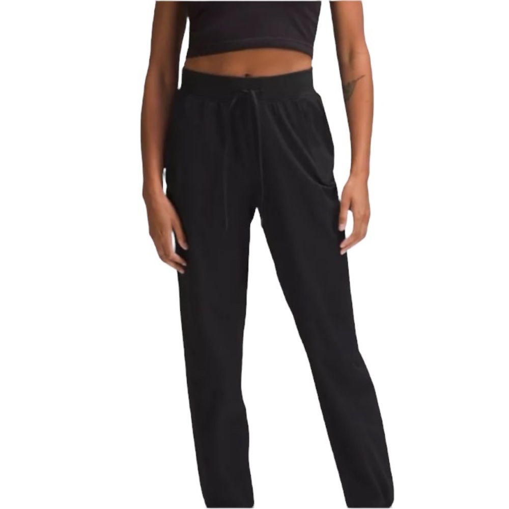 Lululemon Loose Fit Joggers. Navy, Lightweight, Pockets, Open Leg Cuffs. Sz. 2